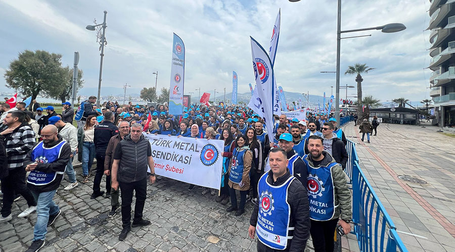 1 MAYIS KUTLAMALARINA ŞUBEMİZE BAĞLI ÜYELERİMİZLE KATILDIK