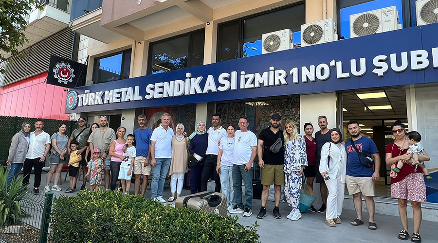 ÜYELERİMİZİ AİLE KURULTAYINA YOLCU ETTİK
