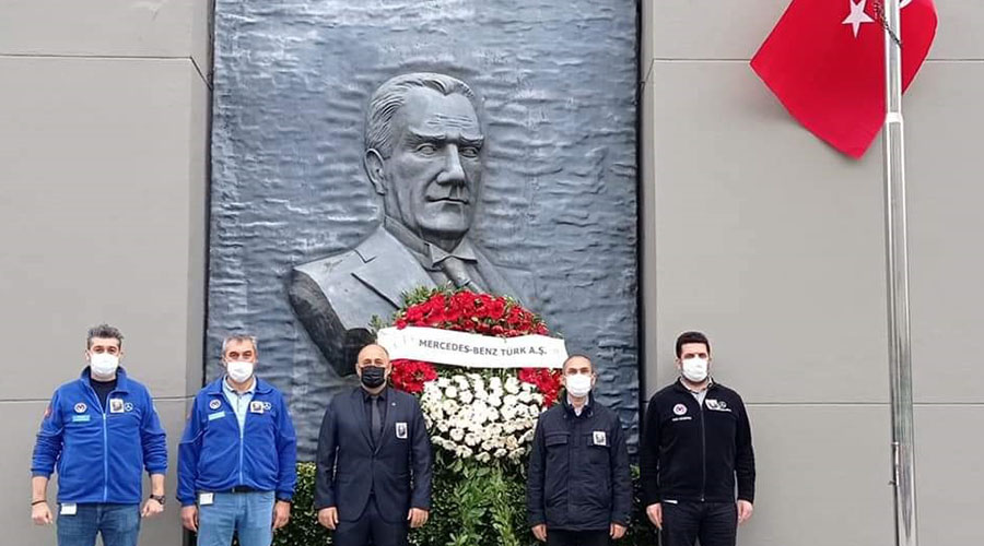 MERCEDES BENZ TÜRK İŞYERİNDE ATATÜRK'Ü ANMA TÖRENİ