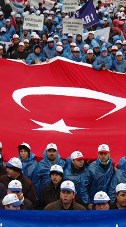 1 MAYIS’TA BURSA KENTMEYDANINDAYIZ…