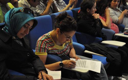 ‘Anne – Baba Tutumları ve Mükemmeliyetçilik’ Seminerine Büyük İlgi