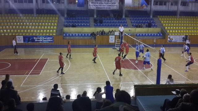 Voleybol Turnuvasının Galibi MKE Pirinç Fabrikası Takımı