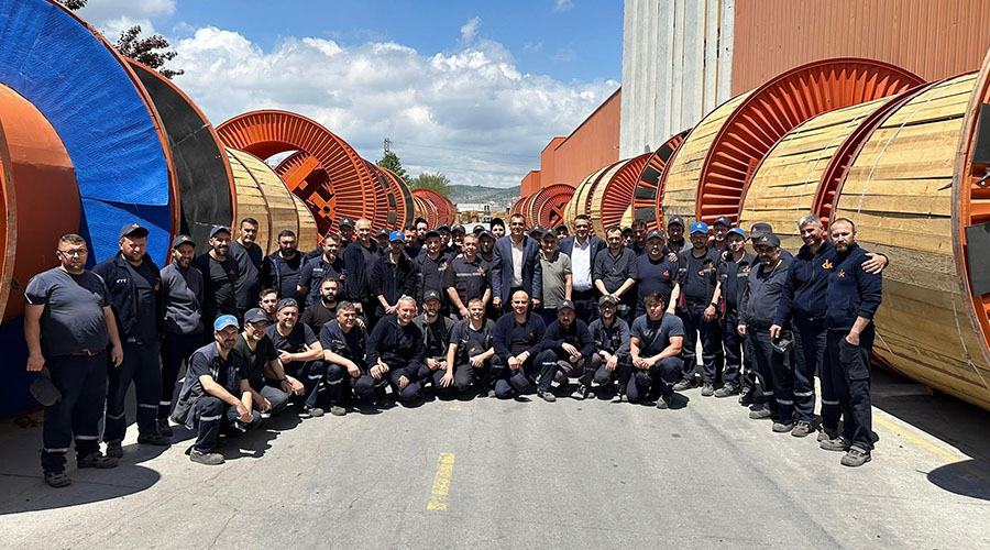 DEMİRER KABLO’DA BAYRAM COŞKUSU VE BAYRAMLAŞMA TÖRENİ
